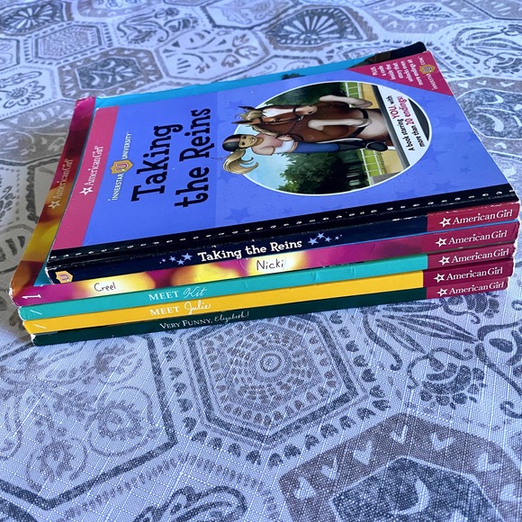 Lot of 5 American Girl books - Picture 8 of 11